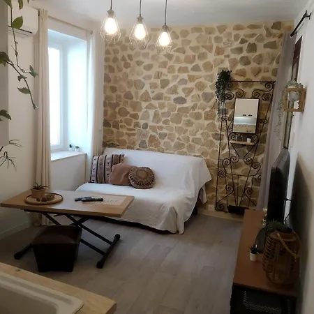 Hyper Centre Renove & Cosy Apartament